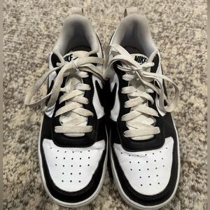 Nike “panda” sneakers size 4